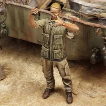 Набор моделей фигурок из смолы в масштабе 1:35, выполненных под давлением, макет микросцены для селфи современного военного солдата в разобранном виде и неокрашенные игрушки 
